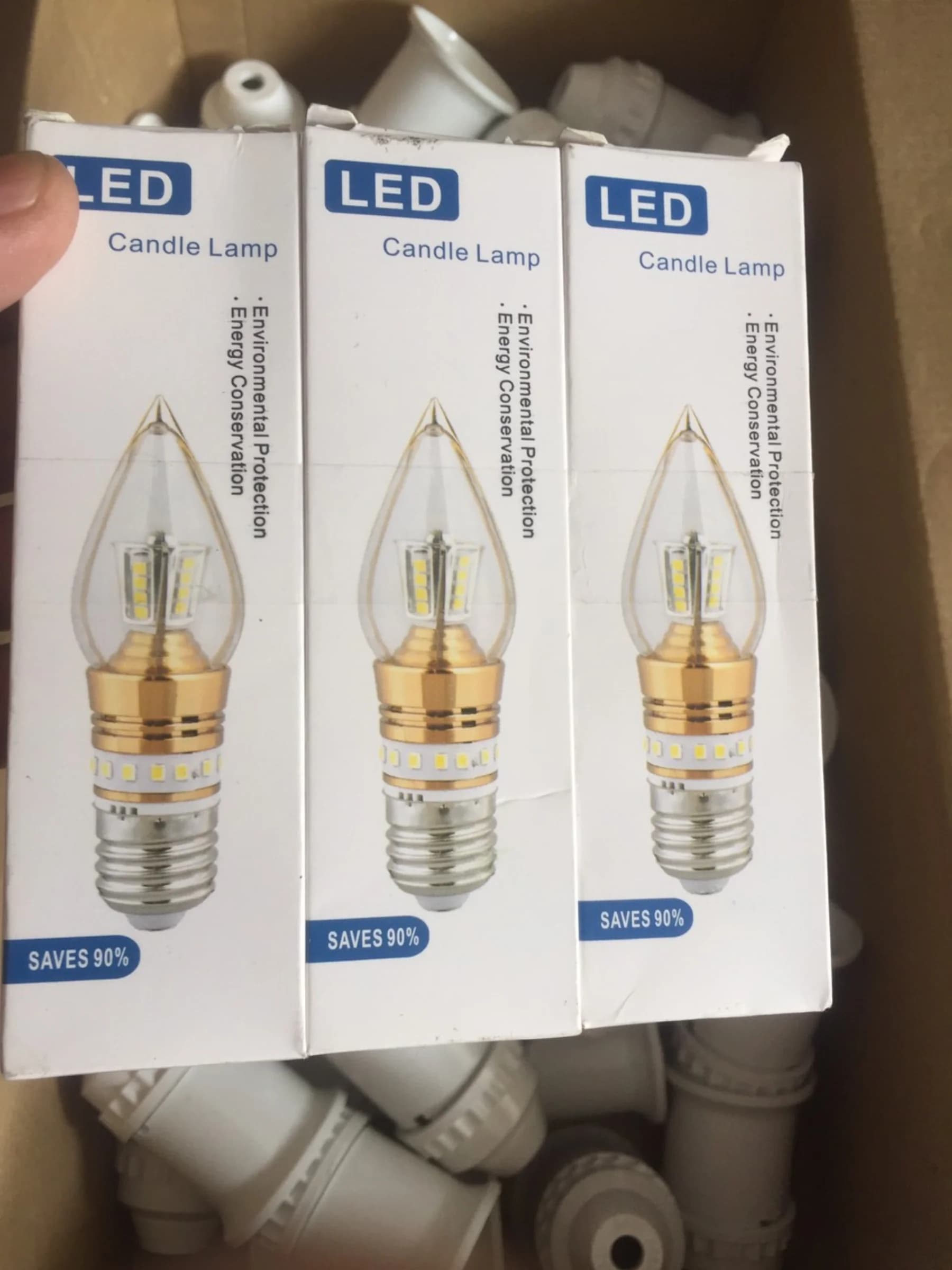Xưởng KAHA kiểm chất bóng đèn LED nhập khẩu tiêu chuẩn IEC — KAHA