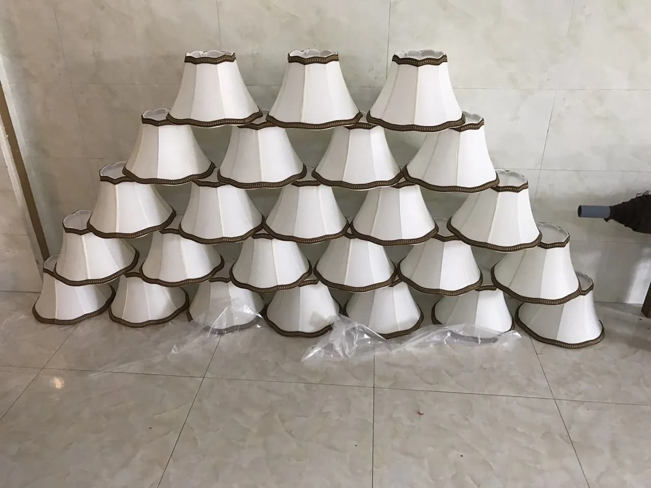 Chụp chuông viền nâu, lô hàng loạt