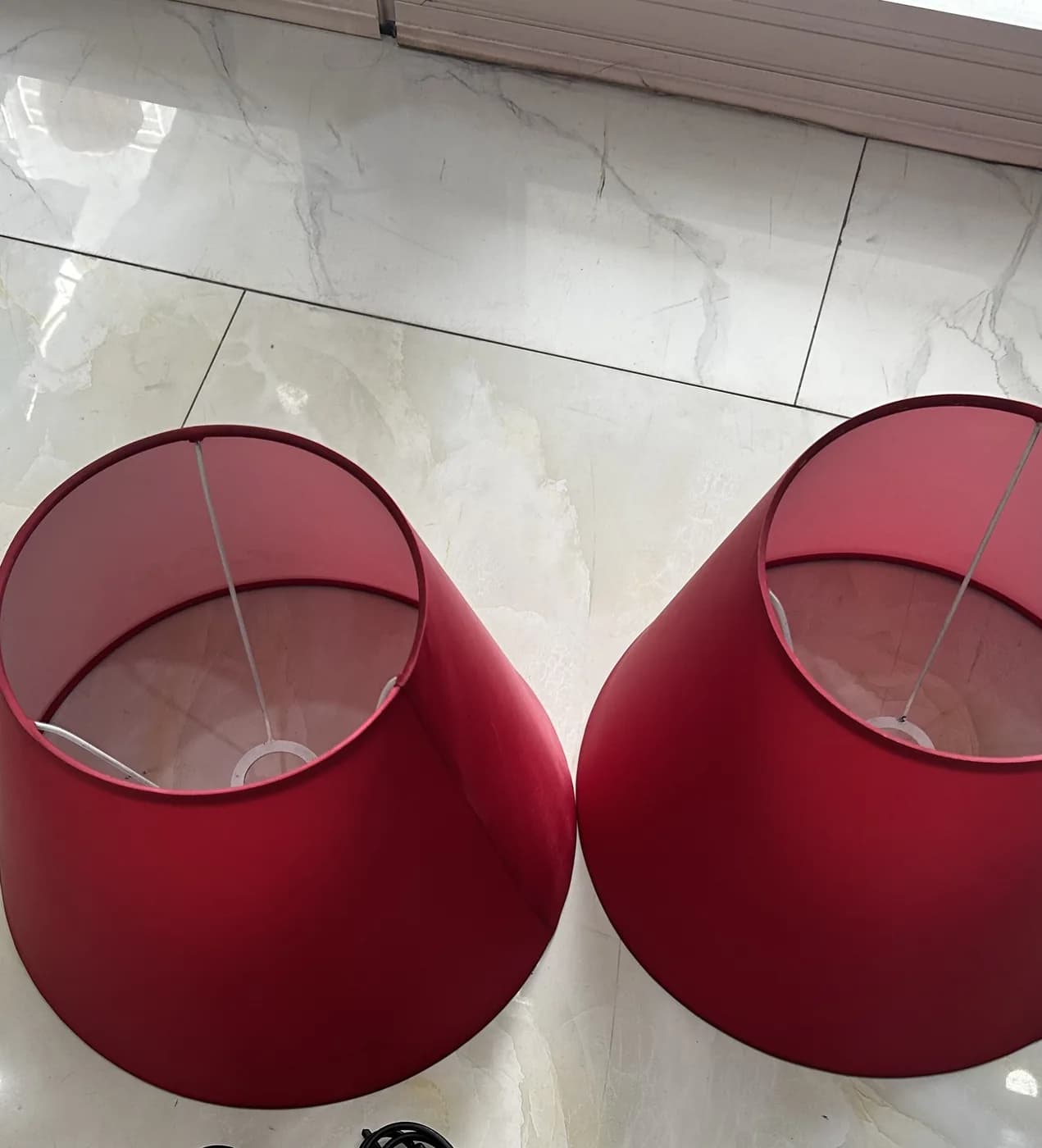 Chụp nón cụt đỏ đô (cặp)