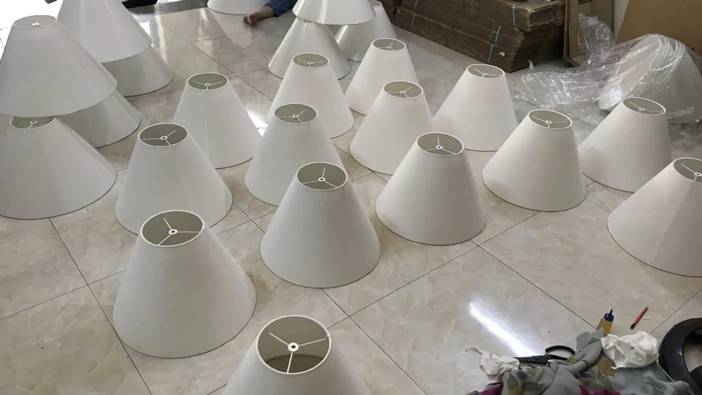 Chụp nón trắng cỡ nhỏ, lô hàng loạt
