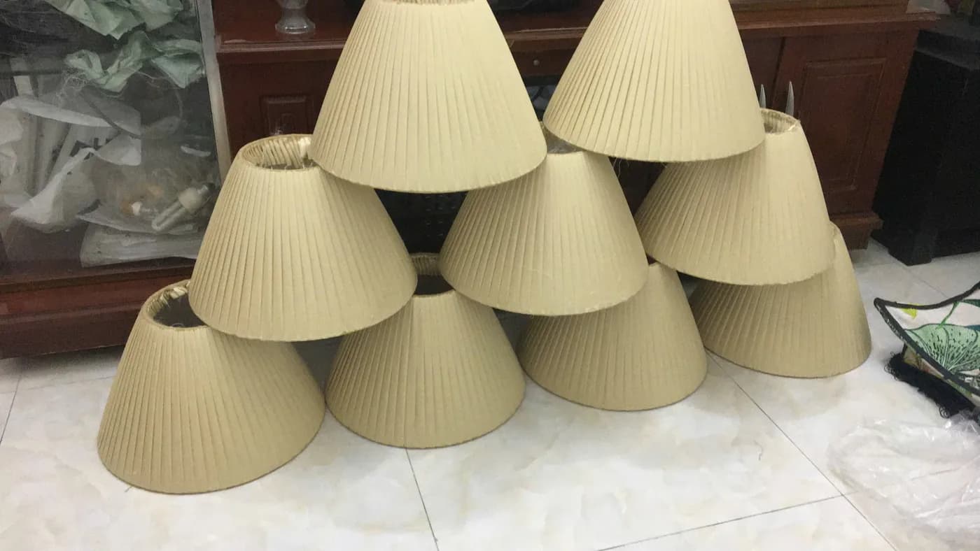 Chụp nón xếp ly màu be