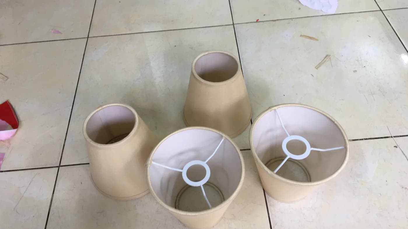 Chụp trụ nhỏ kiểu kẹp bóng