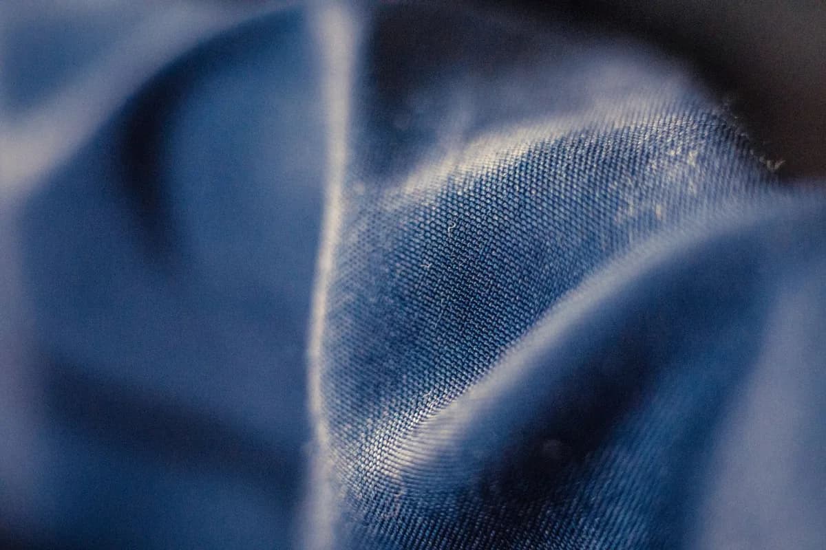 Chao đèn cho phòng ngủ ấm cúng — Linen tung French — ảnh minh họa