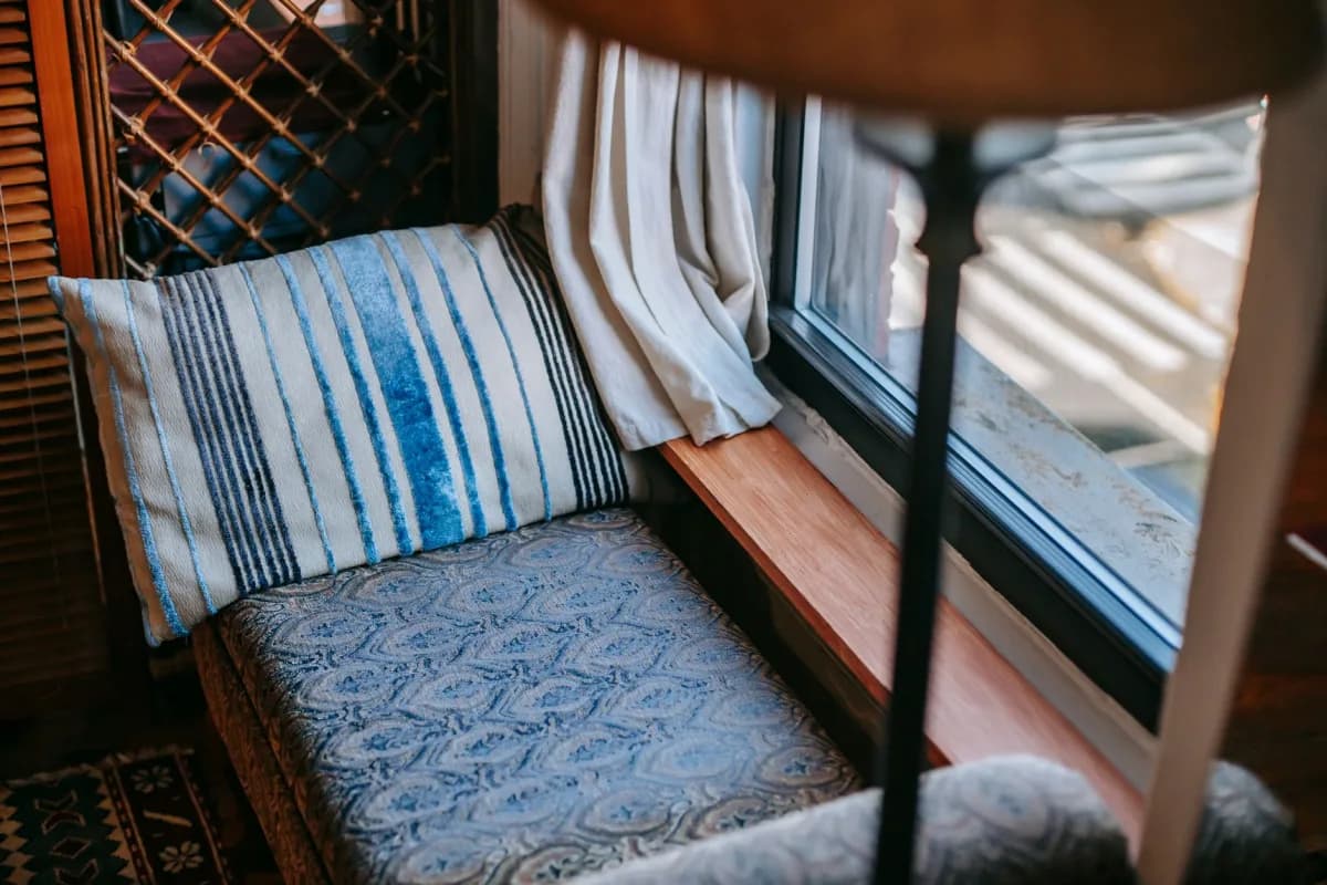 Đèn Ốp Trần Đẹp — Lụa & Linen Cao Cấp — ảnh minh họa