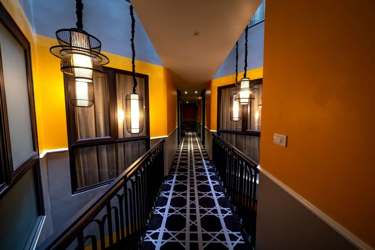Đèn Trang Trí Khách Sạn Resort Tại Cần Thơ — Gia Công B2B KAHA | Thiết Kế Cao Cấp — ảnh minh họa