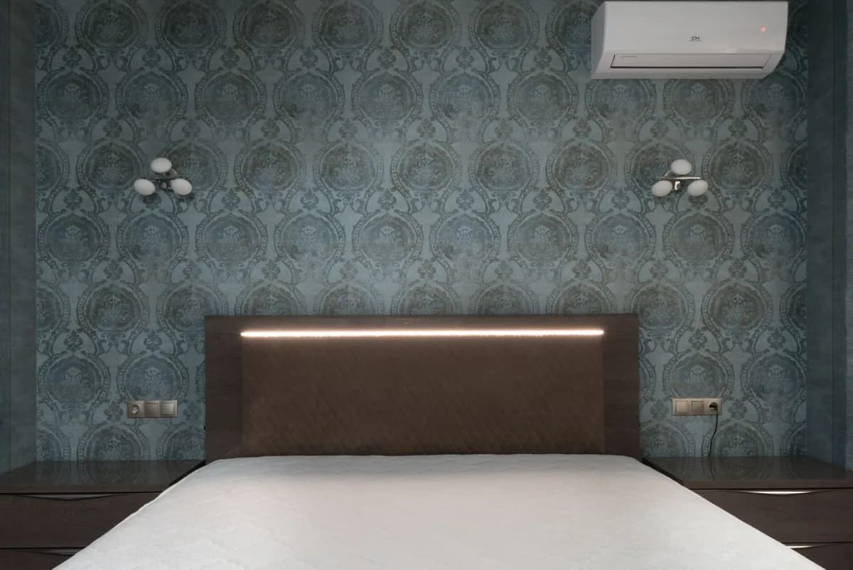 Đèn Tường Trang Trí Showroom Xe — Gia Công B2B — ảnh minh họa