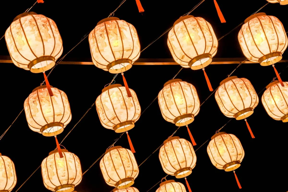 Lụa Bảo Lộc vs Lụa tơ tằm — So Sánh 2 Vùng Lụa Việt Cho Chao Đèn | Kaha — ảnh minh họa