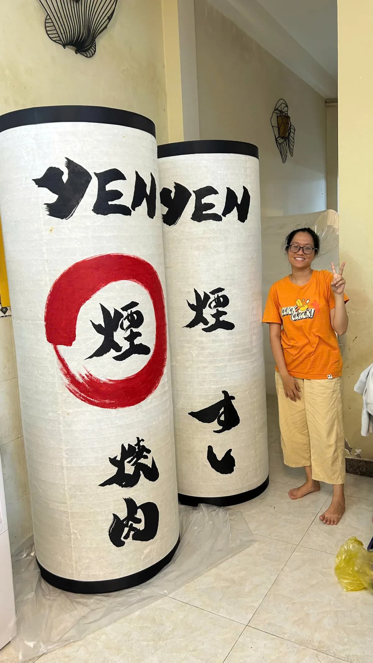đèn nhật size lớn trụ chữ nhật logo nhà hàng yaki niku kaha