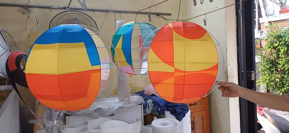 Đèn vải size lớn dáng cầu đá màu xanh xưởng KAHA — thử nghiệm xuyên sáng nhiều chất liệu
