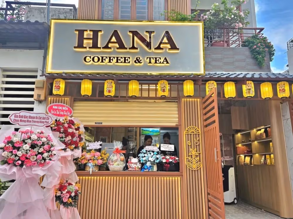 đèn lồng nhật bản vàng treo mặt tiền quán khai trương kaha