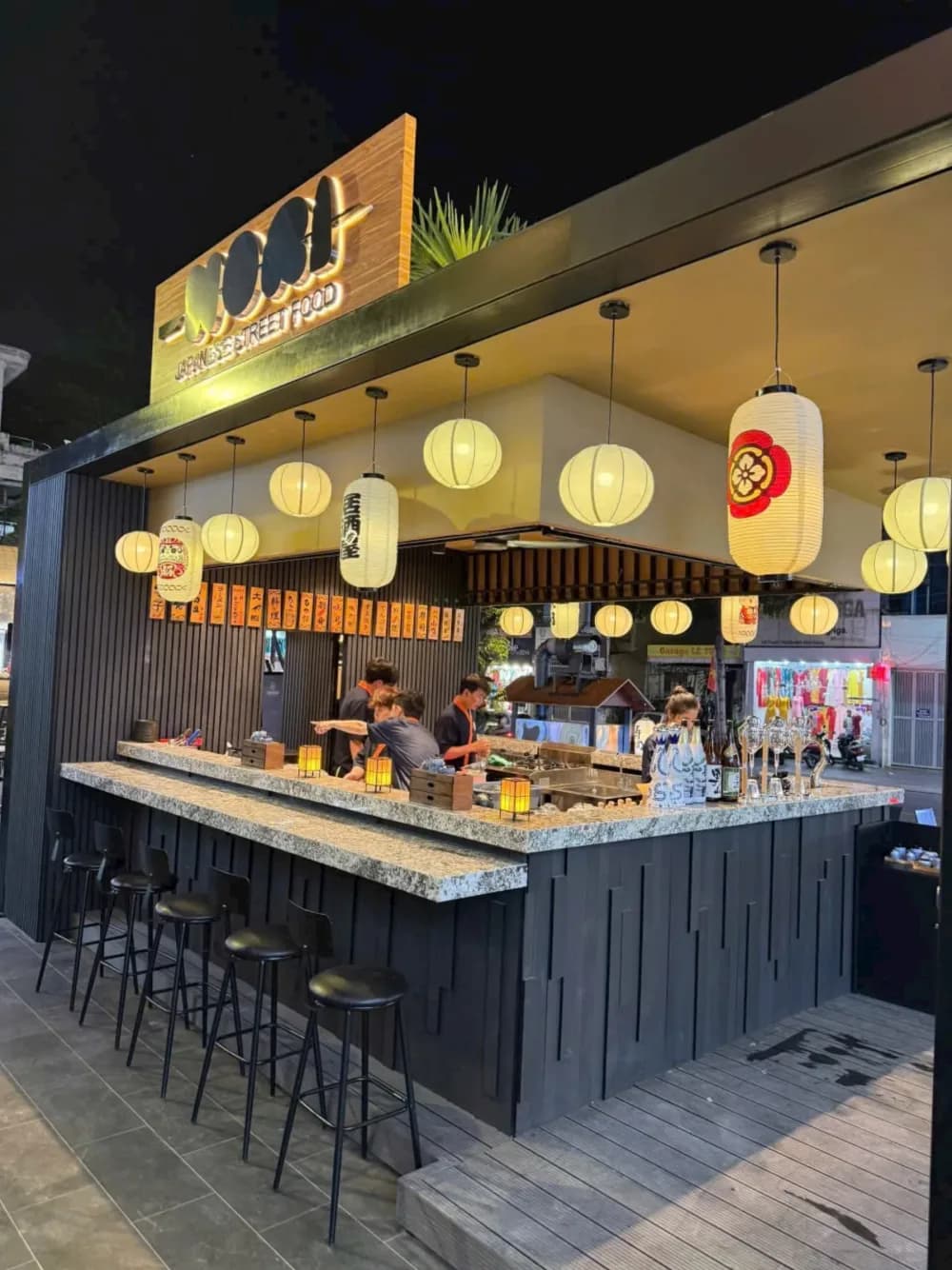 quầy bar open kitchen lồng đèn nhật treo dày kaha