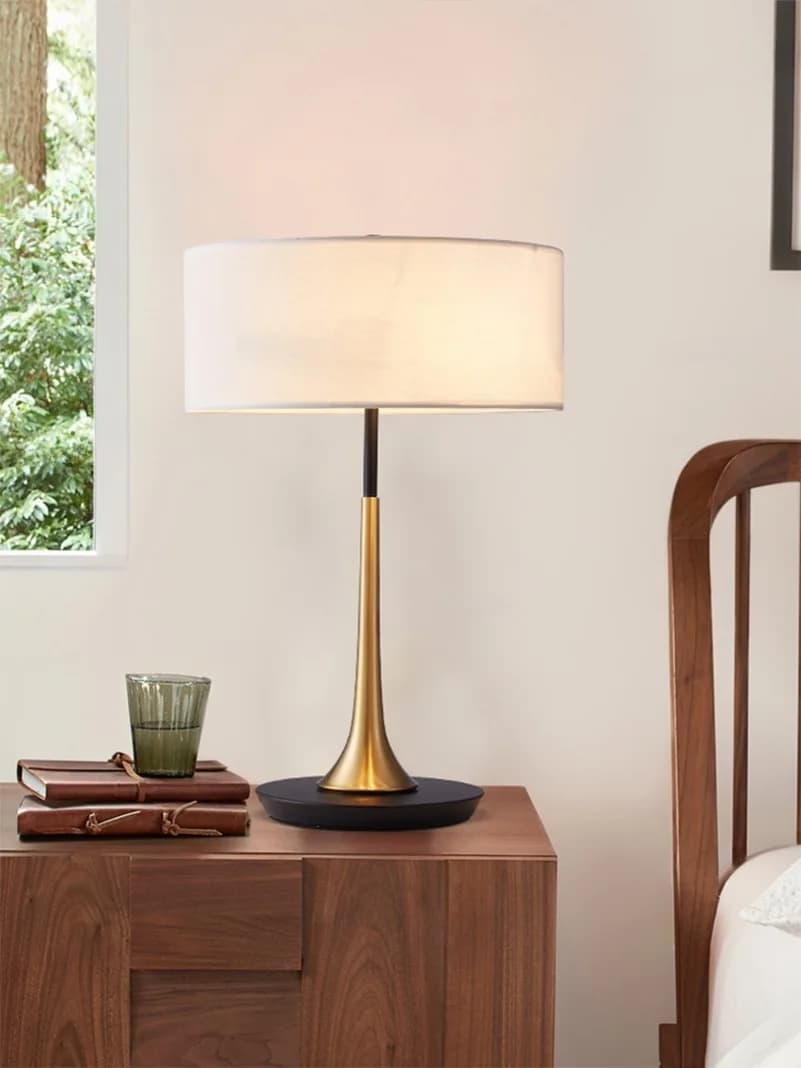 Đèn bàn thân loe vàng đồng đế đen chụp vải trống KH-DB123 Đèn bàn thân loe vàng đồng đế đen chụp vải trống KH-DB123