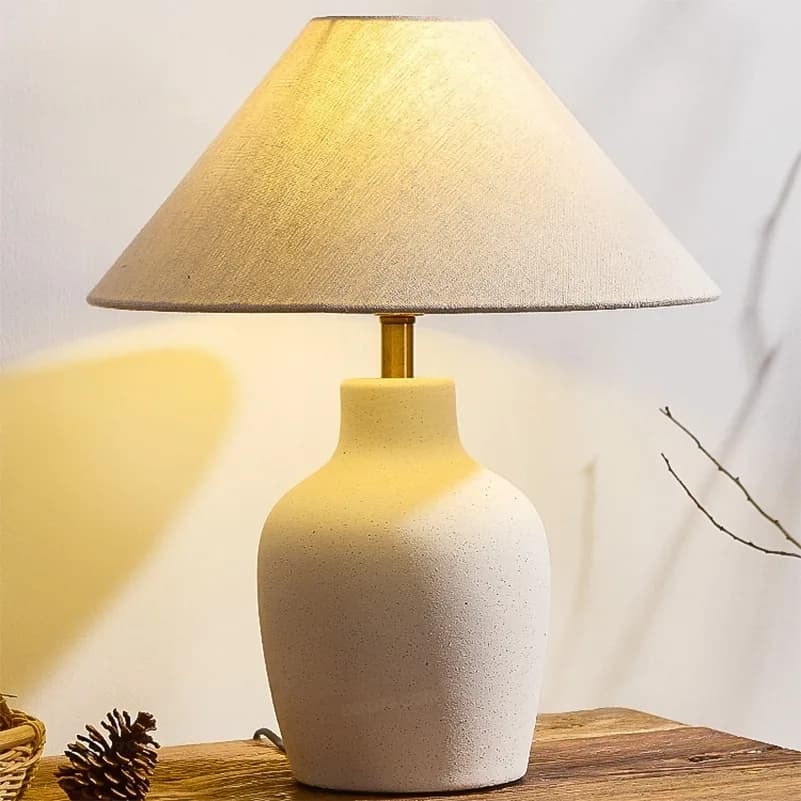 Đèn để bàn gốm men mờ be chụp vải vân lanh KH-DB103 Đèn để bàn gốm men mờ be chụp vải vân lanh KH-DB103