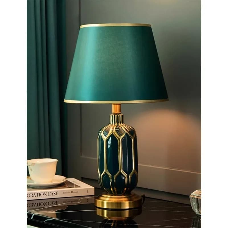 Đèn để bàn gốm men xanh ngọc đậm chụp viền vàng KH-DB135 Đèn để bàn gốm men xanh ngọc đậm chụp viền vàng KH-DB135