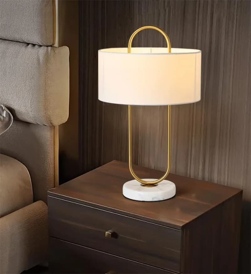 Đèn ngủ để bàn khung oval vàng đồng đế trắng vân mây KH-DB122 Đèn ngủ để bàn khung oval vàng đồng đế trắng vân mây KH-DB122